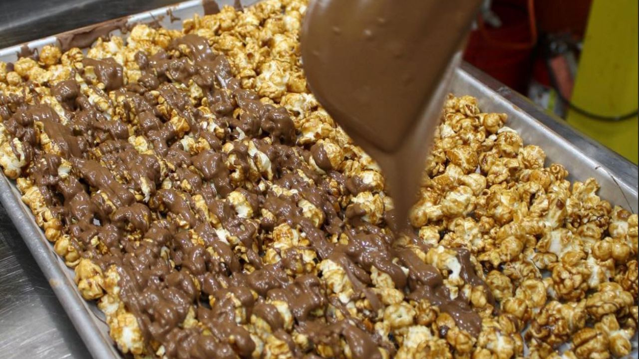 VERY LARGE 4 Gallon Tin. Perfect for large office 15+ people Signature Tins vendor-unknown