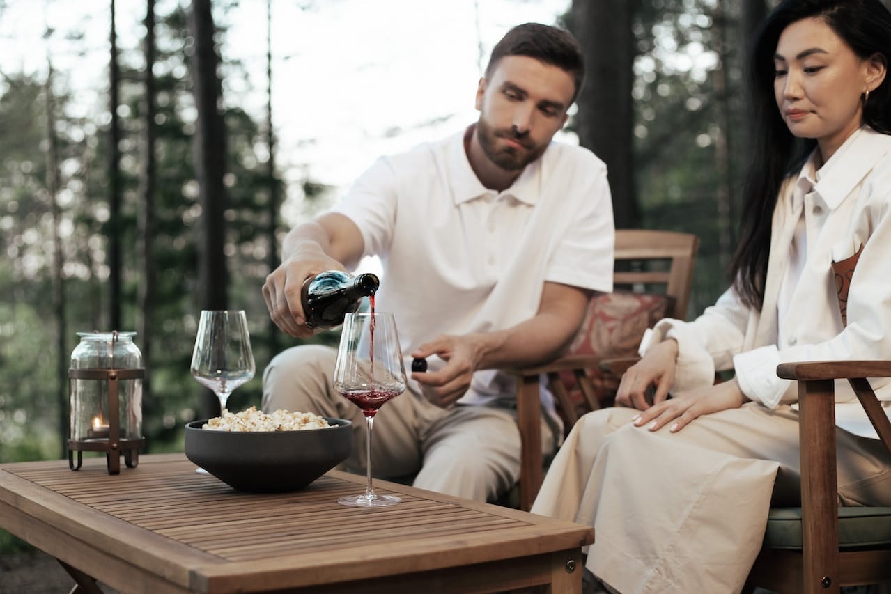 A Delectable Duo: Pairing Gourmet Popcorn with Beverages for a Romantic Valentine's Day
